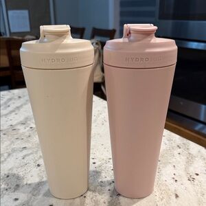 HydroJug Beige and Light Pink Mixer Bottles- Set of 2